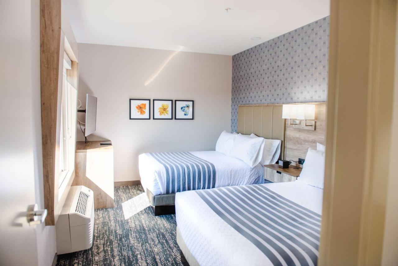 Western Premier Executive Residency Medicine 4* Medicine Hat